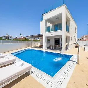 Geo Panoramic Konnos - Pool, Game Room, Gym Protaras